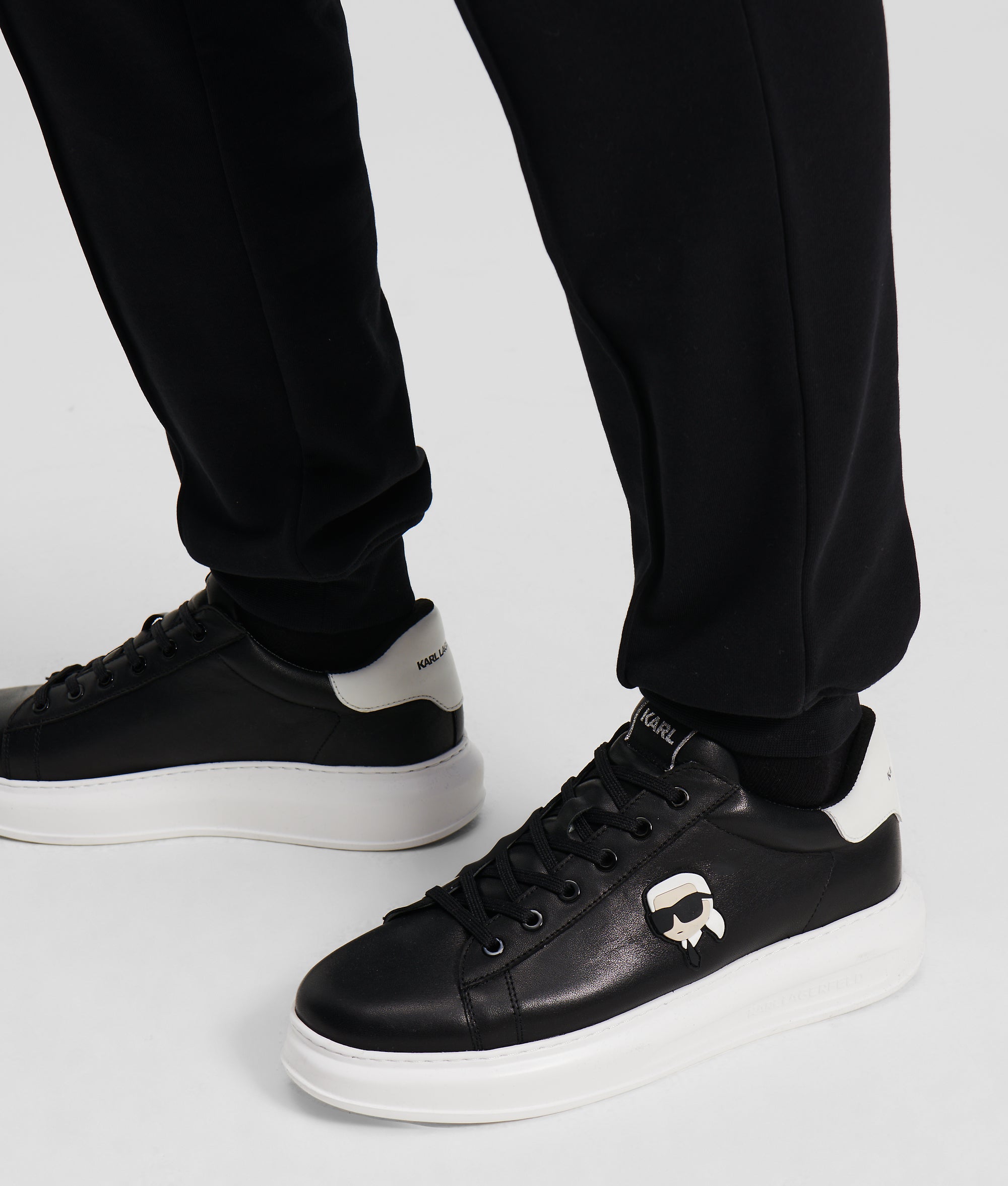 Ikon NFT Kapri sneakers
