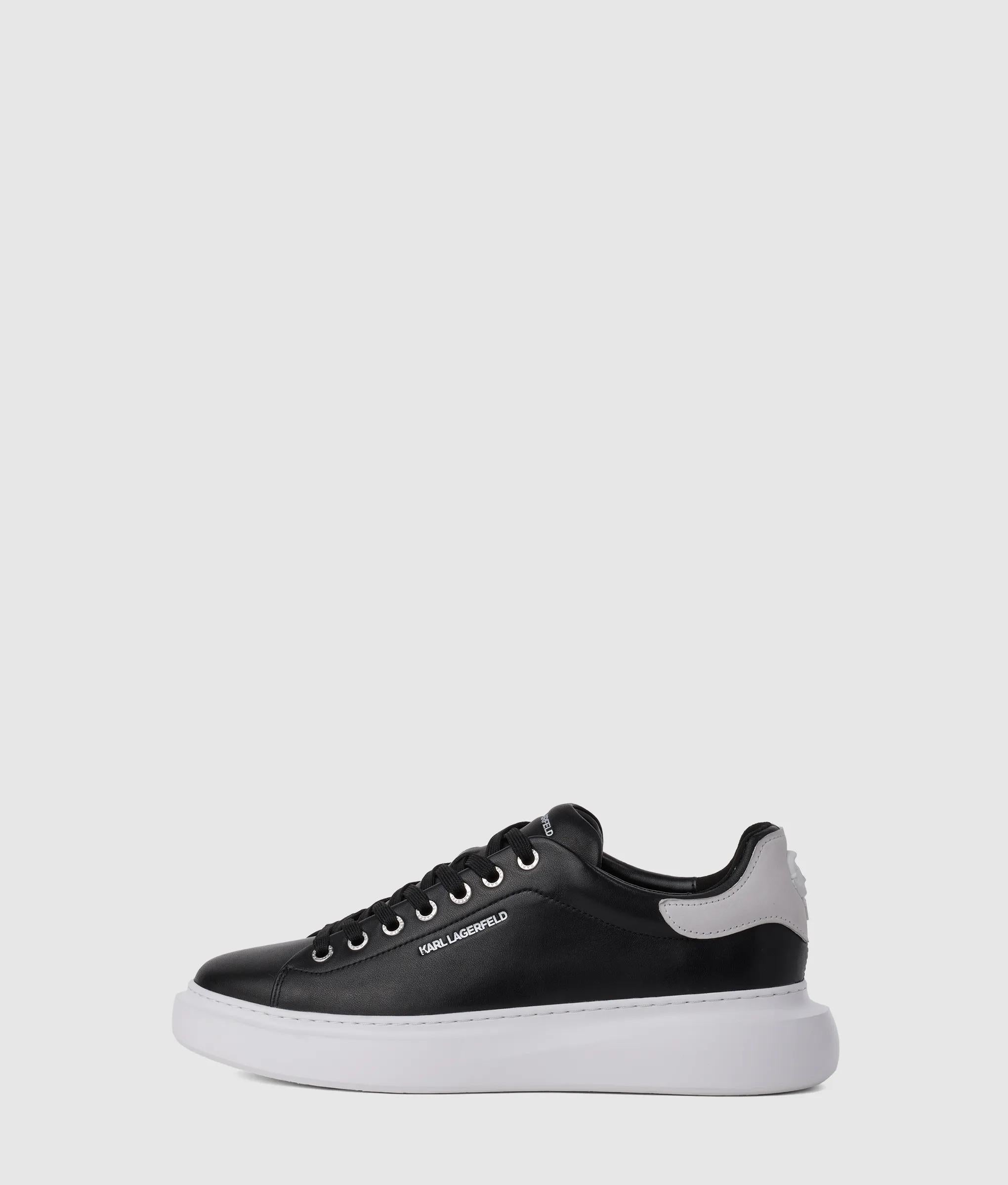 Ikon NFT kore sneakers