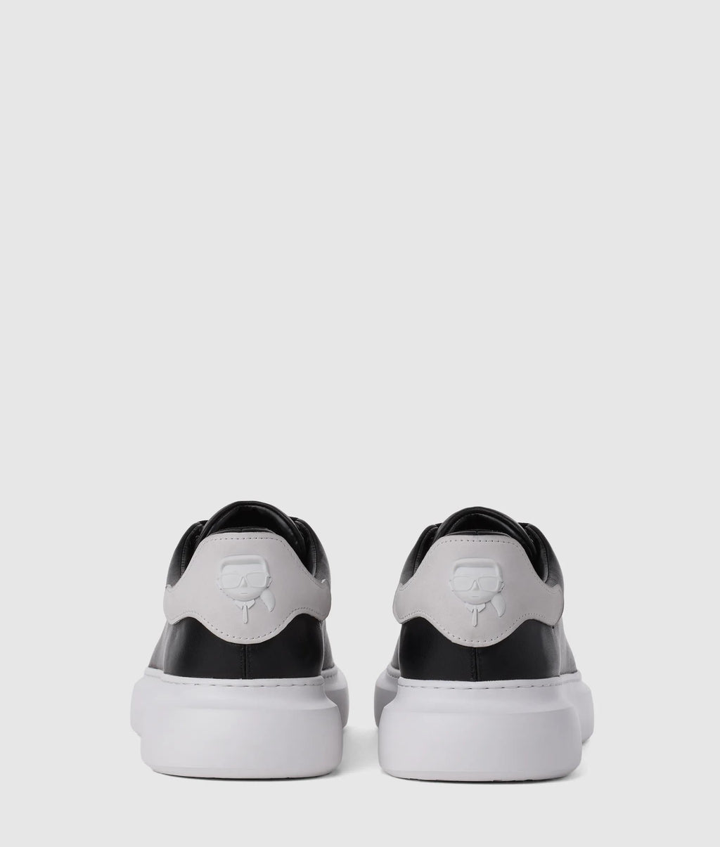 Ikon NFT kore sneakers