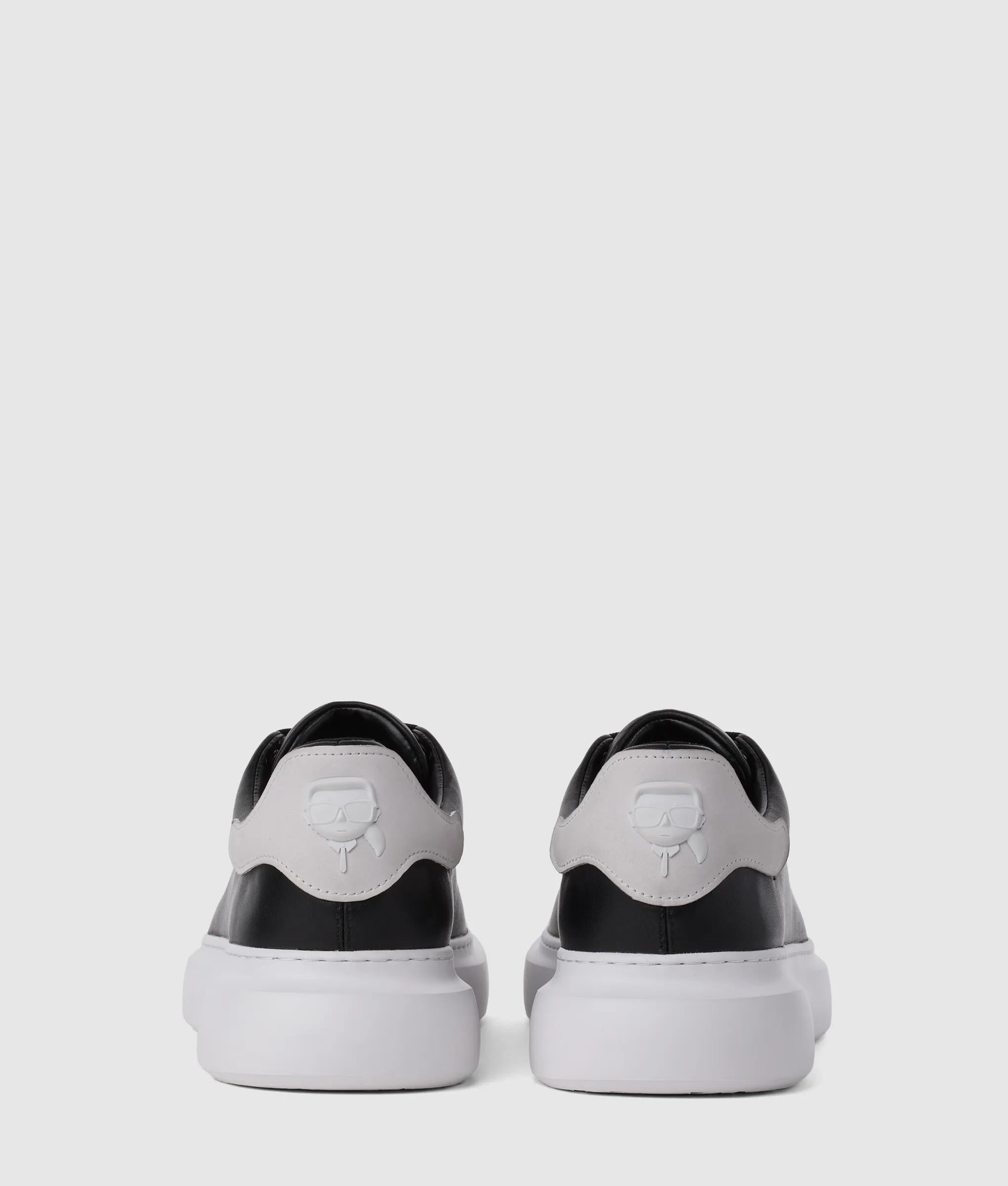 Ikon NFT kore sneakers
